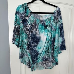 Large top, turquoise, blue and white